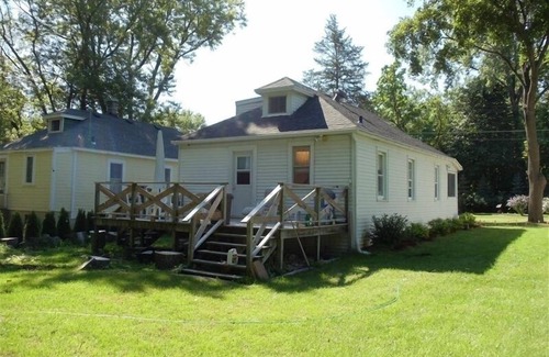 Twin Lakes House | Twin Lakes Rental One Block from Lake Elizabeth