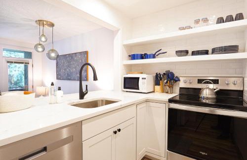 Glacier House | Twin Lakes Retreat