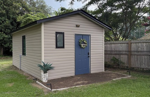 Fayetteville House | Twin Oaks Den: Nurses, Mil & WFH