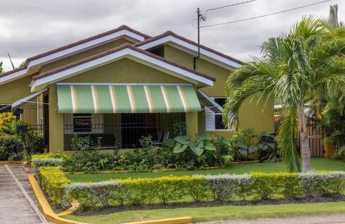 Mammee Bay House | Twin Peak Cottage