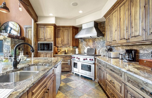 Elk Crossing House | Twin Peaks Lodge 🏡 Views ☀️ Hot Tub ⛳️ Golf ⛷Ski $0 Cleaning