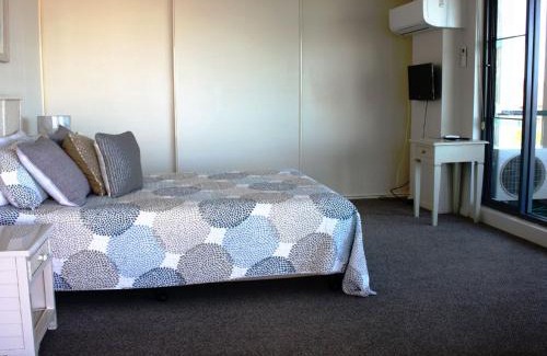 Forster Apartment | Twin Pines 401 CBD Location