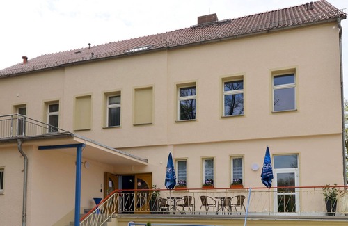 Guben Apartment | Twin room (shared shower / toilet / washbasin on floor) 15 - Hostel in Guben