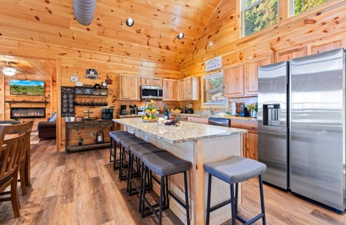 Sevierville Cabin | Twin Summit Resort by Ghosal Luxury Lodging