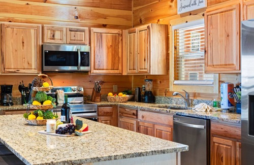Sevierville Cabin | Twin Summit Resort by Ghosal Luxury Lodging