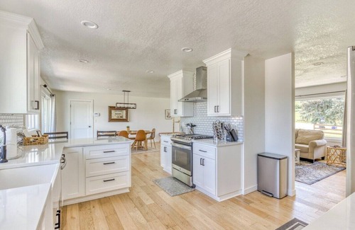 Rock Creek House | Two acres Home Hot tub, Pool table and Game room