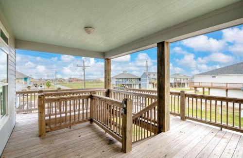 Crystal Beach House | Two Adjacent Cabins, Sleeps 18