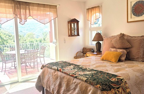 Topanga Bed & Breakfast | Two Beautiful Bedrooms & Private Patio with Morning Coffee & Tea Service