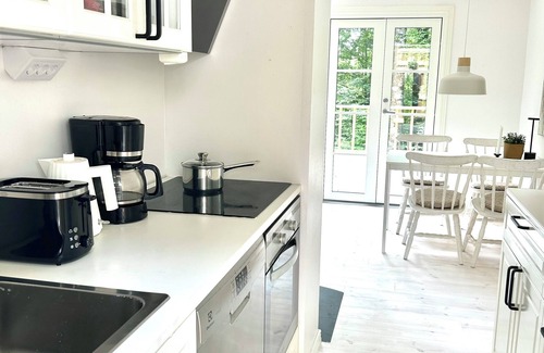 Hastveda House | Two beautiful smaller houses with boat in a natural setting on Lursjön