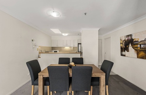 Kangaroo Point Apartment | Two bed, 2 bath in Bridgewater, walk to the City