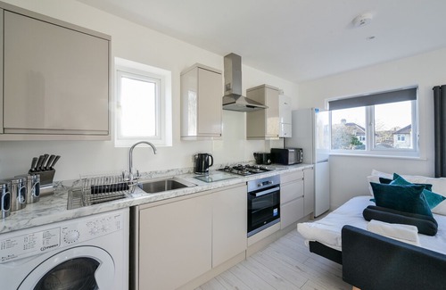 Cambridge Apartment | Two bedroom apartment, close to science park and A14