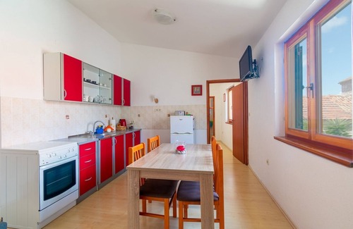 Kukljica Apartment | Two bedroom apartment with air-conditioning Kukljica, Ugljan (A-11584-a)