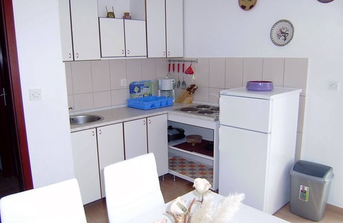 Vantacici Apartment | Two bedroom apartment with terrace and sea view Vantačići, Krk (A-5566-a)