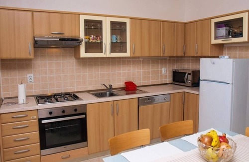 Postira Apartment | Two bedroom apartment with terrace and sea view Postira, Brač (A-17323-a)