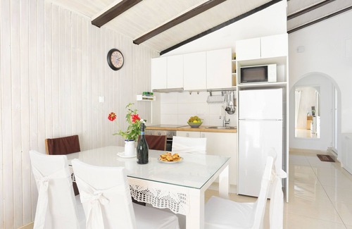 Grebastica Apartment | Two bedroom apartment near beach Grebaštica, Šibenik (A-10366-a)