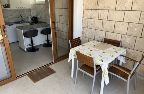 Kneza Apartment | Two bedroom apartment near beach Kneža, Korčula (A-168-a)