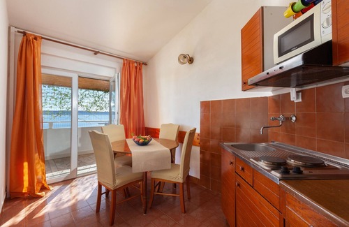 Igrane Apartment | Two bedroom apartment near beach Igrane, Makarska (A-310-b)