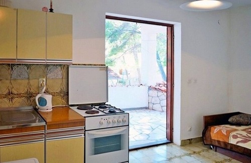 Ivan Dolac Apartment | Two bedroom apartment near beach Ivan Dolac, Hvar (A-18100-e)