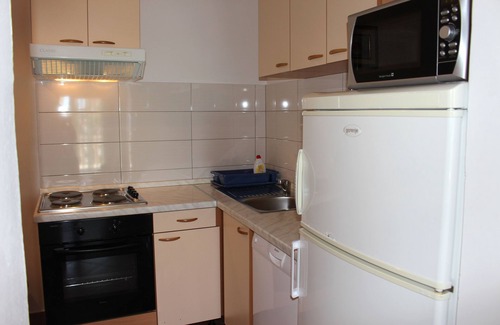 Mimice Apartment | Two bedroom apartment near beach Mimice, Omiš (A-2774-a)