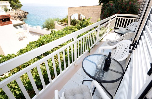 Podobuce Apartment | Two bedroom apartment near beach Podobuče, Pelješac (A-631-d)