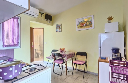 Cove Basina (Jelsa) Apartment | Two bedroom apartment near beach Basina, Hvar (A-5699-c)