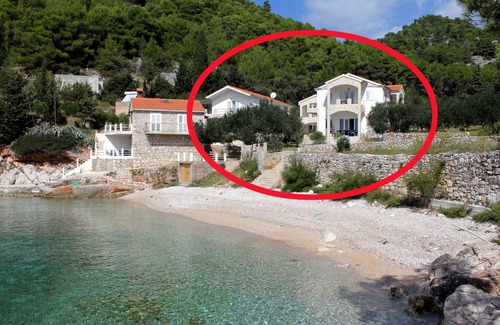 Gdinj Apartment | Two bedroom apartment near beach Cove Jedra, Hvar (A-2583-b)