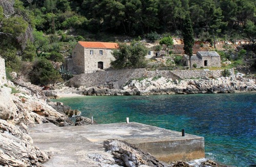 Gdinj Apartment | Two bedroom apartment near beach Cove Skozanje, Hvar (A-14899-a)