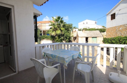 Rukavac Apartment | Two bedroom apartment near beach Rukavac, Vis (A-2478-a)