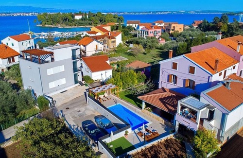 Preko Apartment | Two bedroom apartment with terrace Preko, Ugljan (A-20390-b)