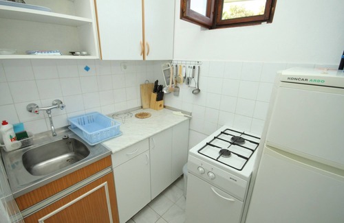 Pokrivenik Apartment | Two bedroom apartment with terrace and sea view Cove Zarace (Gdinj), Hvar (A-4597-a)