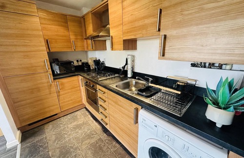Heathrow Villages Apartment | Two bedroom Chic Apart,Heathrow with WiFi & Sky tv