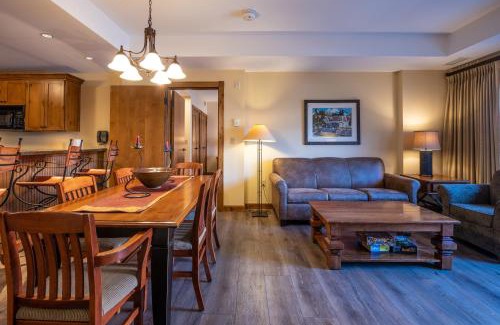 Crested Butte Apartment | Two Bedroom Condo with a Balcony in Mountaineer Square condo