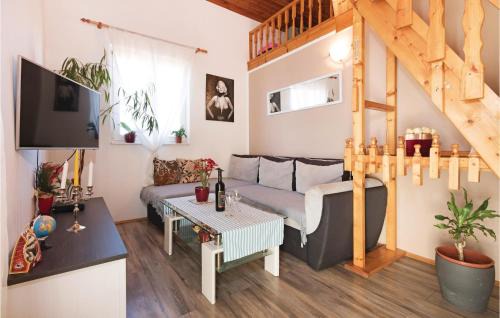 Valtura House | Two-Bedroom Holiday Home In Valtura