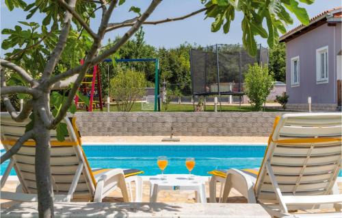 Valtura House | Two-Bedroom Holiday Home In Valtura