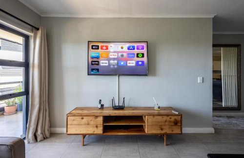 Century City Apartment | Two Bedroom Luxury Apartment, Century City - BackUp Power