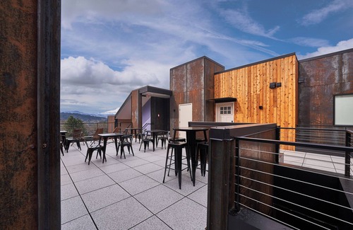 White Salmon Apartment | Two-bedroom suite, Mt Hood views, downtown White Salmon, suite 30