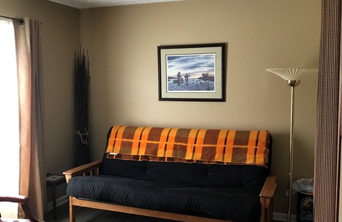 Bratenahl House | Two Bedroom Townhouse in Cleveland near Downtown and the Lake