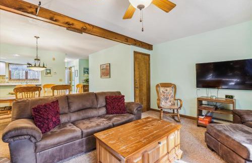 Killington House | Two bedroom Townhouse within walking distance to all activities Glazebrook J4