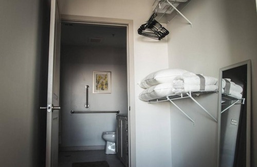 Charlotte Center City Apartment | Two Bedroom Uptown Apartment - City Views