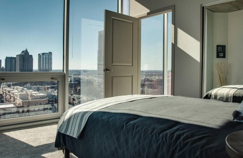 Charlotte Center City Apartment | Two Bedroom Uptown Apartment - City Views