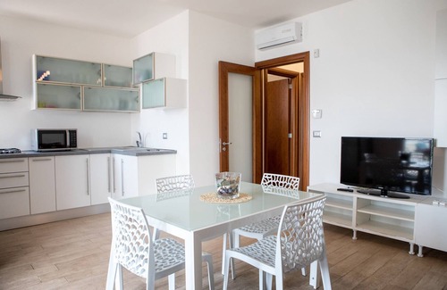 Boncore House | Two bedrooms holiday house with garden (TL33)