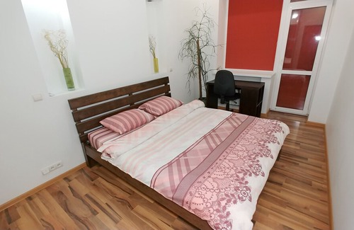 Lypky Apartment | Two bedrooms. Luxery. 5 Darvina St. Centre of Kiev in Kyiv