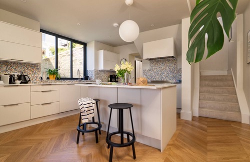 Dartmouth Ski Chalet | Two Guns - Stylish town house with stunning river views