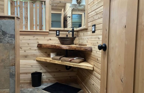 Seward House | Two Lakes Guesthouse