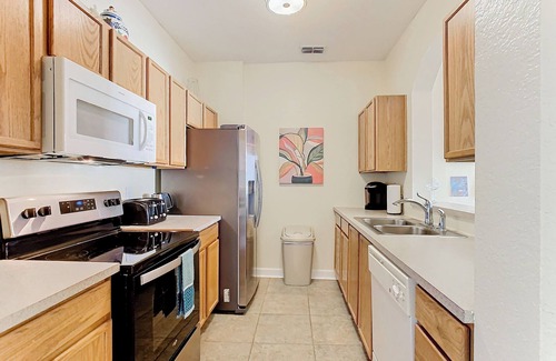 Crestwynd Bay Condo | Two Miles To Disney With Pool Water Park and Water slide