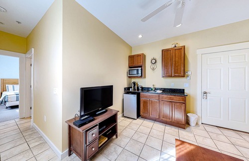 Northeast Harbor House | Two Neighboring Suites, Each w/WiFi, Two TVs, and Central AC - Near Acadia