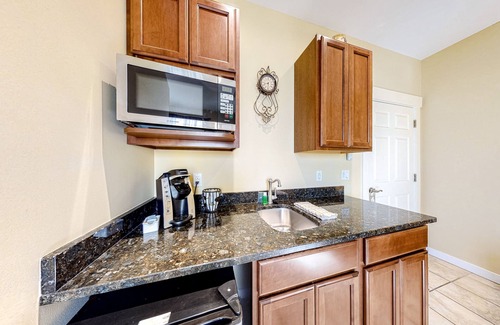 Northeast Harbor House | Two Neighboring Suites, Each w/WiFi, Two TVs, and Central AC - Near Acadia