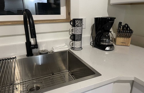 Mead Cabin | TWO PEAKS-North:NEW modern cabin-vaulted wood ceiling-Lake Texoma- AWESOME RATES