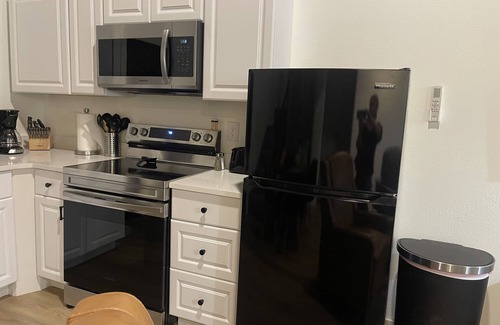 Mead Cabin | TWO PEAKS-North:NEW modern cabin-vaulted wood ceiling-Lake Texoma- AWESOME RATES