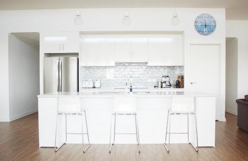 Island Beach House | TWO PELICANS Island Beach